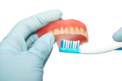 cisteni-zubni-protezy-05.jpg